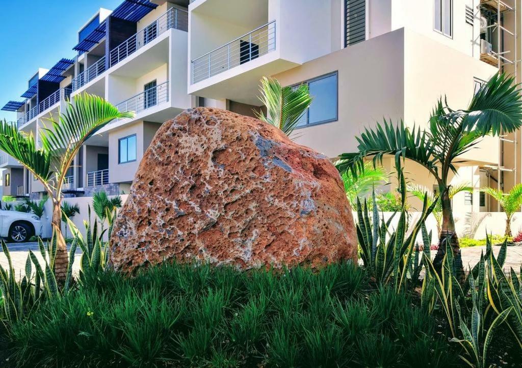 2 Bedroom Flat 15 Mins Walk From Flic En Flac Beach Extérieur photo