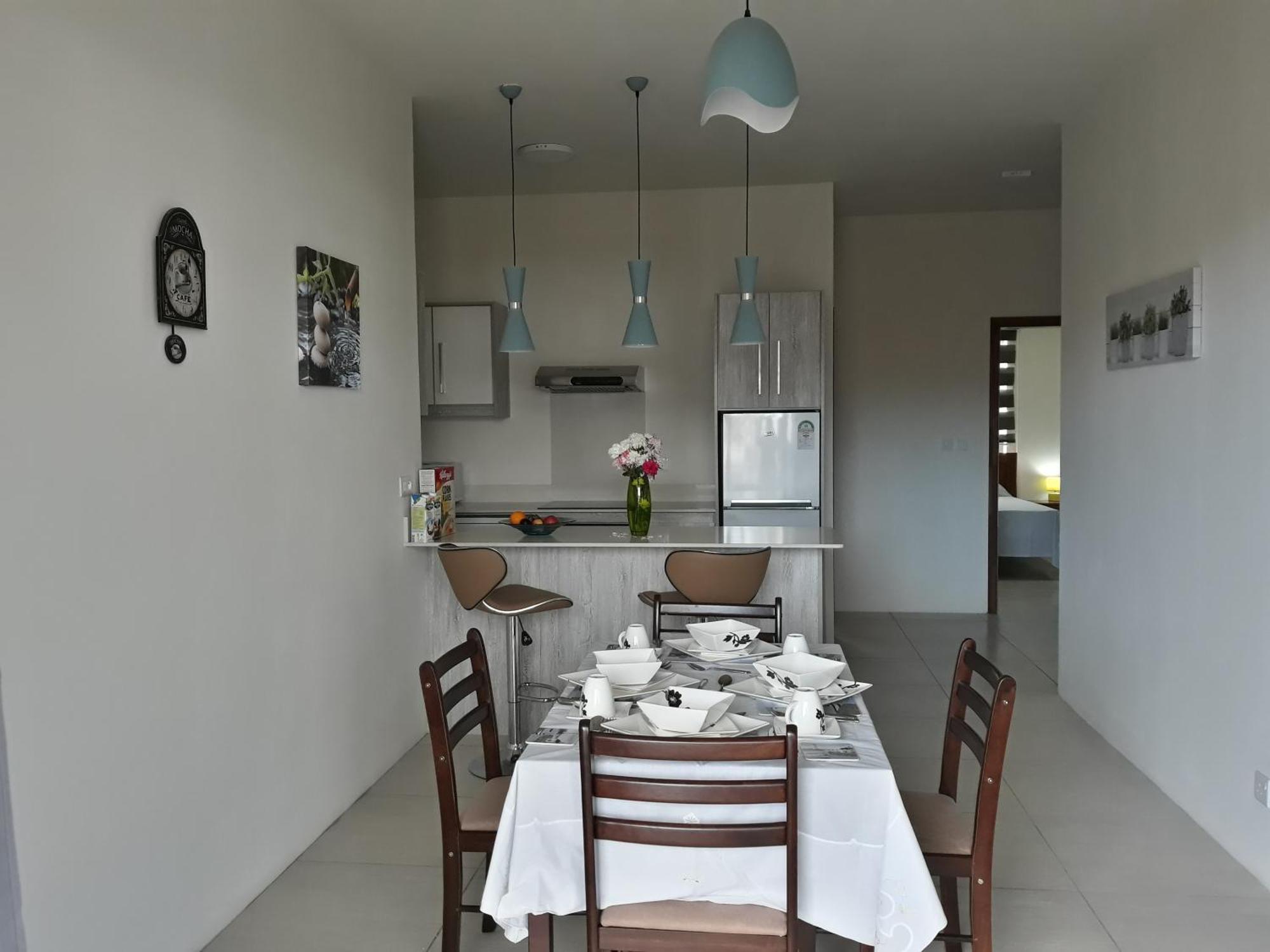 2 Bedroom Flat 15 Mins Walk From Flic En Flac Beach Extérieur photo
