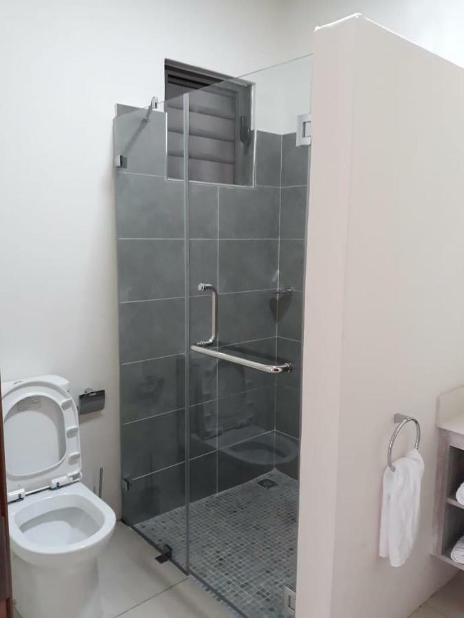 2 Bedroom Flat 15 Mins Walk From Flic En Flac Beach Extérieur photo