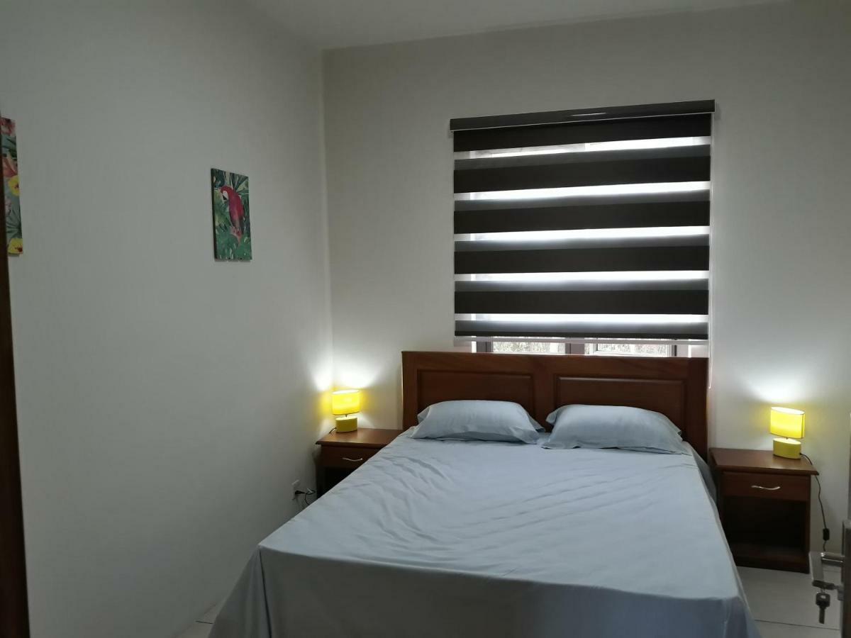 2 Bedroom Flat 15 Mins Walk From Flic En Flac Beach Extérieur photo