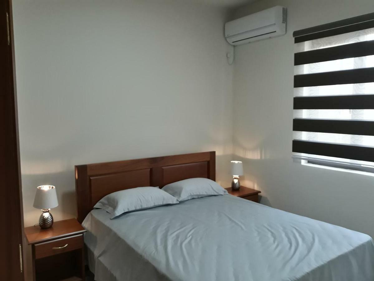 2 Bedroom Flat 15 Mins Walk From Flic En Flac Beach Extérieur photo